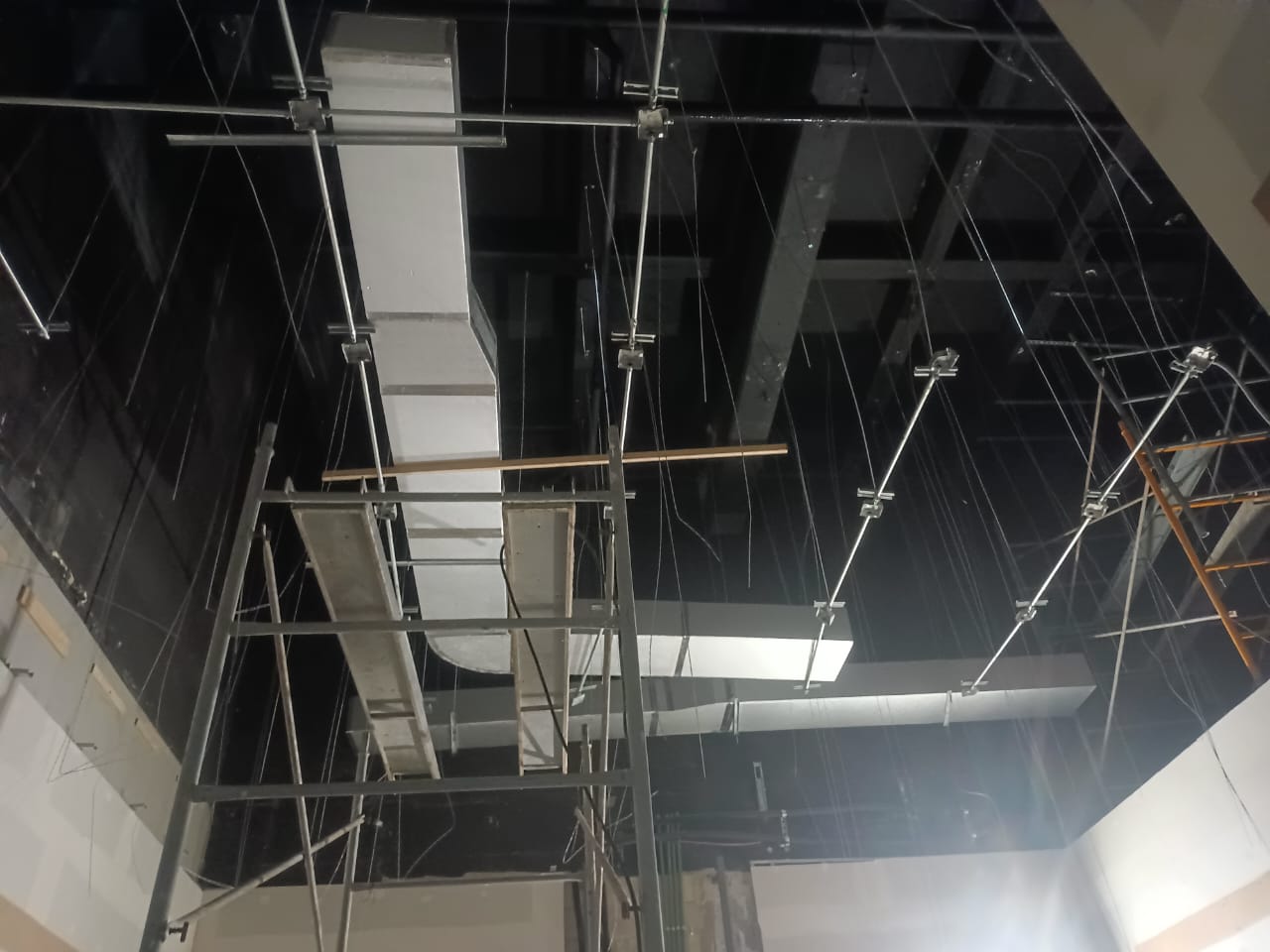 Trabajo de techo falso